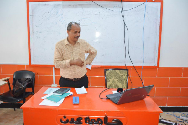 رئيس جامعة عدن يفتتح الموقع الالكتروني لكلية اللغات جامعة عدن