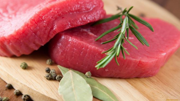 كيف يؤثر تناول اللحوم الحمراء في القدرة الجنسية لدى الرجال؟