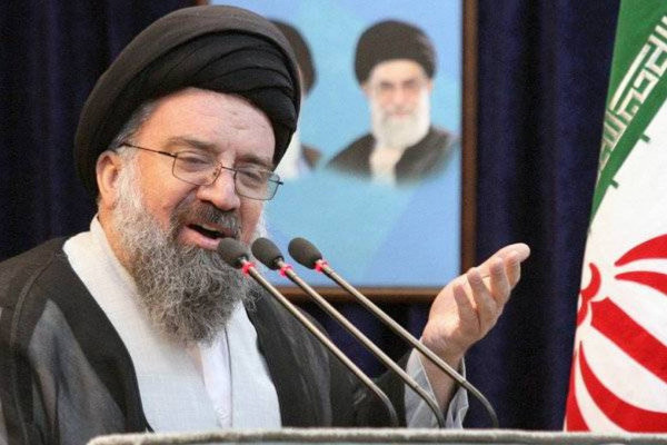 أحمد خاتمي: إيران تمتلك معادلة صنع القنبلة النووية