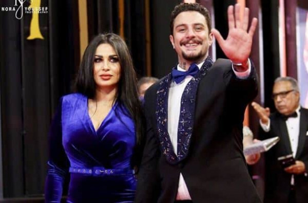 الفيشاوي يُبهر زوجته بـ"شو" الخمور في عيد ميلادها