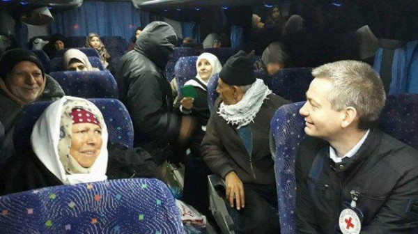 27 من ذوي أسرى غزة يزورون أبناءهم في سجن (نفحة)