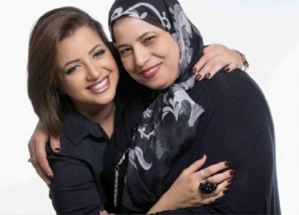 المحامية أشهرت عقود الزواج.. ماذا فعلت والدة منى فاروق في المحكمة؟