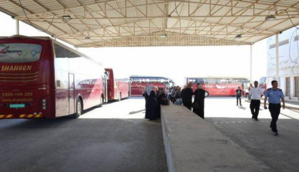 منع سفر ستة مواطنين من (معبر الكرامة) أمس
