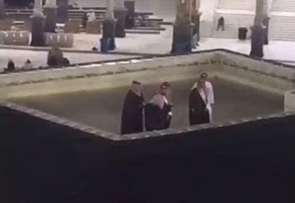 فيديو ضجة بسبب صعود محمد بن سلمان على ظهر الكعبة دنيا الوطن