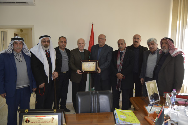 رئيس مجلس أمناء جامعة الخليل يستقبل مجلس عائلة أبو اسنينه