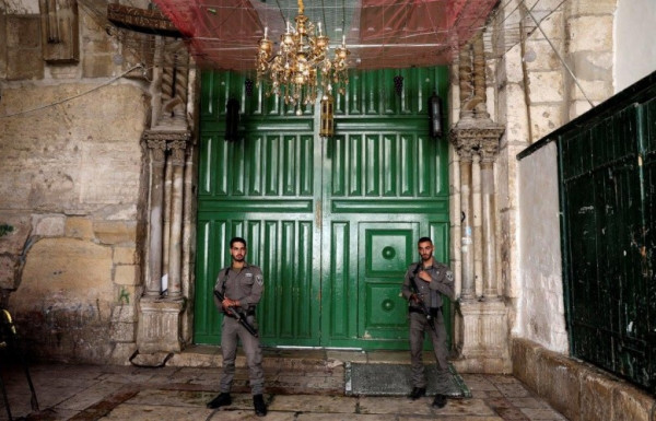 شاهد: بعد إغلاق باب الرحمة.. الاحتلال يُعيد فتح بوابات الأقصى