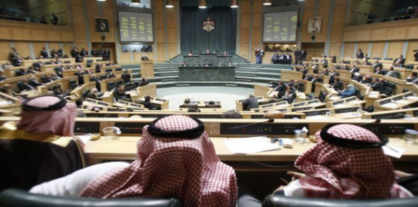 البرلمان الأردني يُطالب بطرد السفير الإسرائيلي من عمان
