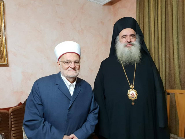 حنا: "نحيي اخوتنا المرابطين في باحات المسجد الاقصى"