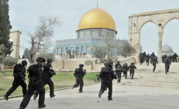 الاحتلال يعتقل 40 مواطناً ويُبعد 15 عن المسجد الأقصى ثلاثة أيام