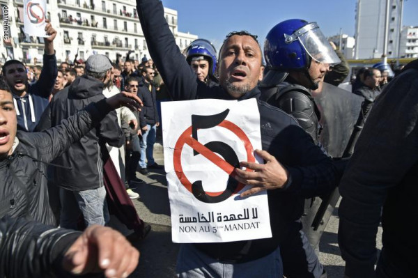 الأورومتوسطي يدعو السلطات الجزائرية لاحترام حق المواطنين في الاحتجاج والتجمع السلمي