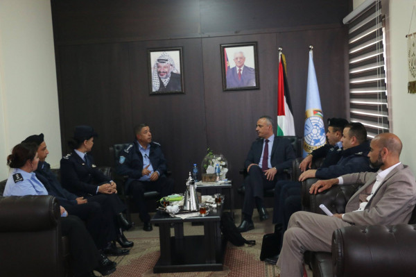 أبو دياك يبحث مع الشرطة الفلسطينية تعزيز التعاون