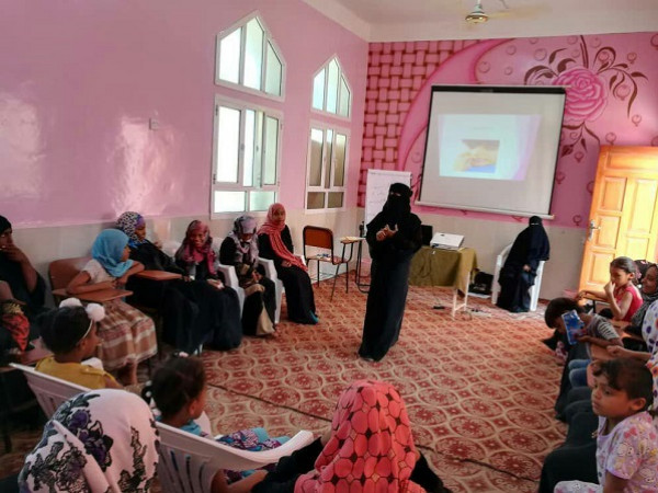 مركز الأمل للتنمية يختتم دورة كيف تتغلب على خجلك لتلميذات المرحلة الابتدائية