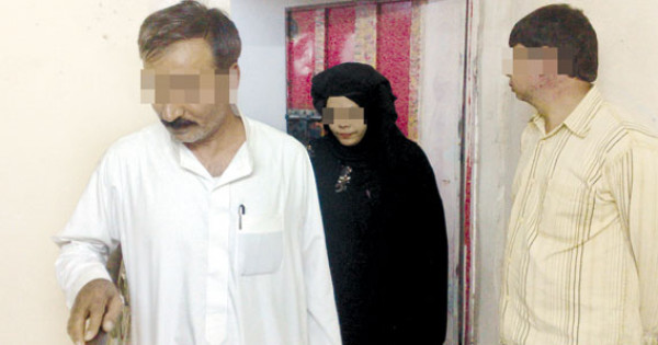 "عليا جن وهيطلعه".. حيلة سيدة مصرية لممارسة الرذيلة مع سائق على فراش زوجها