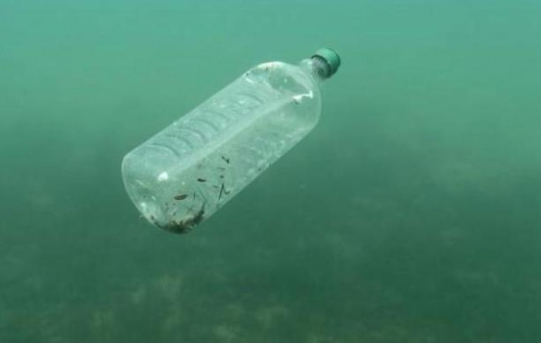 المانيا تدعم وضع اتفاقية أممية لمكافحة النفايات البلاستيكية في البحار