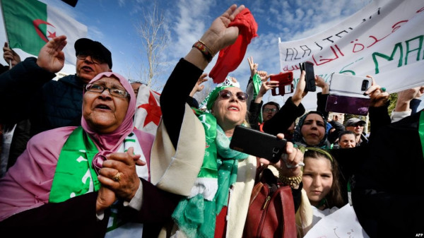مليون جزائري خرجوا اليوم الجمعة ضد ترشح بوتفليقة