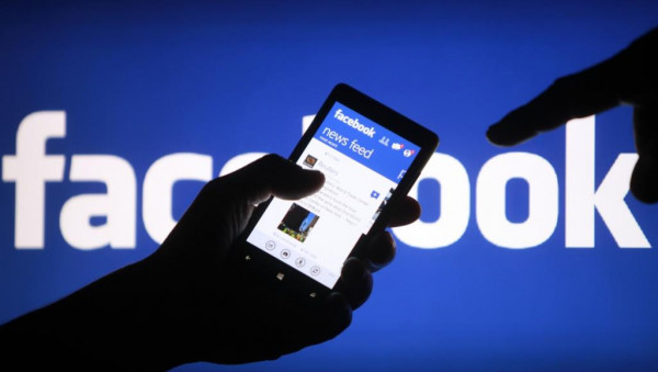 فيسبوك والإنترنت على وشك التحول بالكامل