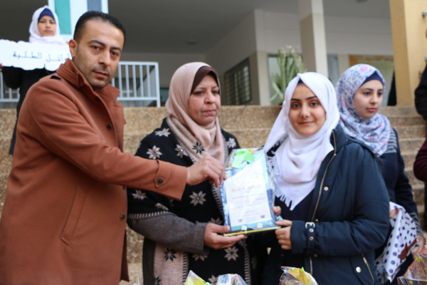 جامعة غزة تختتم حملة تكريم الأوائل في مدارس الثانوية العامة
