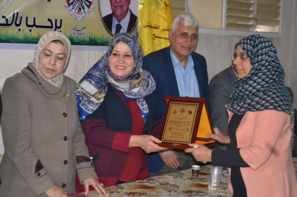 "فتح بغرب غزة" تكرم المرأة في المكاتب الحركية