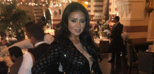 رانيا يوسف بإطلالة جديدة.. شاهدوها بـ"فستان الجماجم"