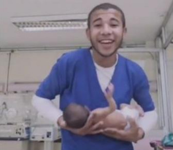ممرض مصري يثير الجدل بما فعله برضيع في مستشفى