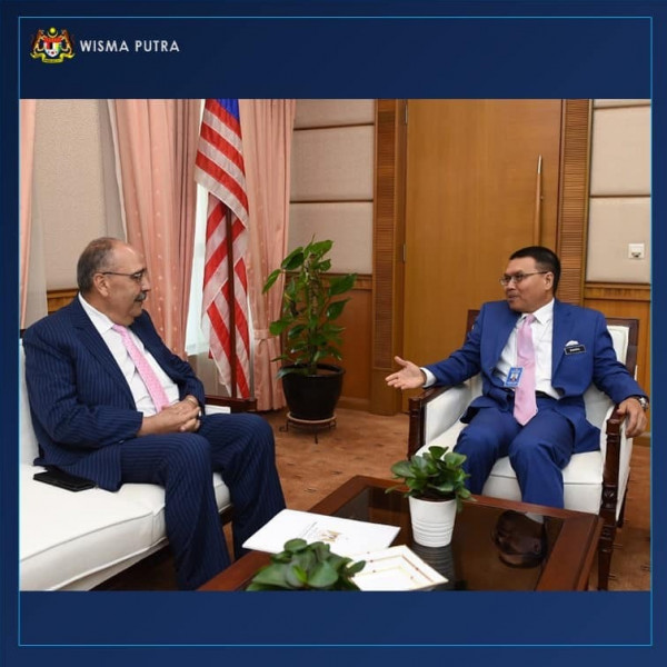 السفير وليد أبو علي يلتقي وكيل وزارة الخارجية الماليزية