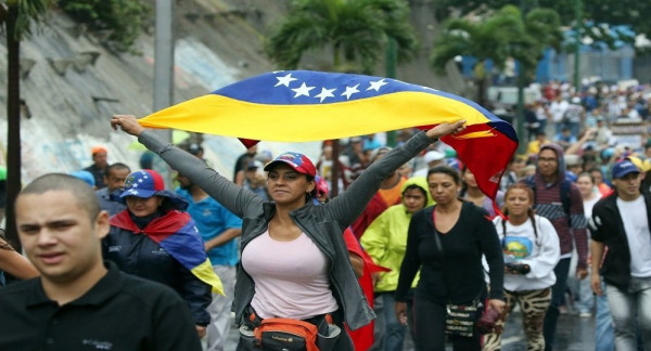 أمريكا تفرض عقوبات جديدة على فنزويلا وترامب يواصل تهديدها