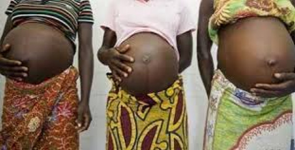 "مافي دوف".. قرية أفريقية تُحرم ولادة الأطفال