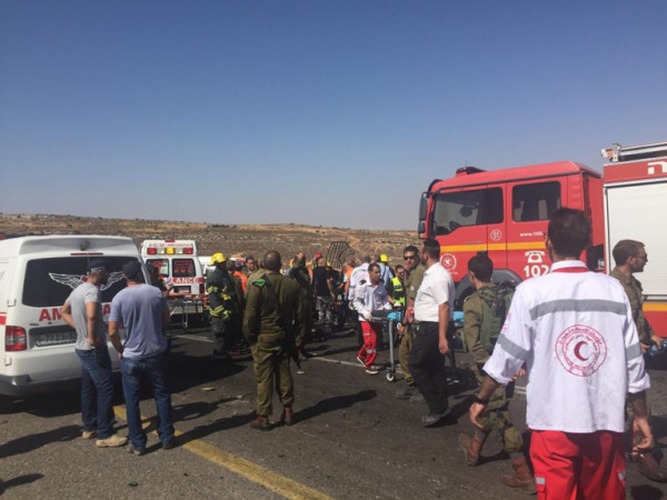 إصابات بينها "حرجة" في حادث سير مروّع بين حافلة للمستوطنين وسيارة فلسطينية