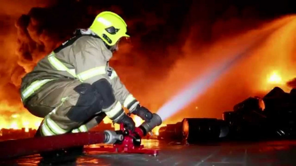 الدفاع المدني يتعامل مع 14 حادث حريق وإنقاذ