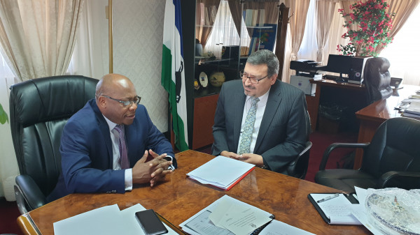 السفير الدجاني يلتقي وزير خارجية مملكة ليسوتو