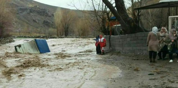 ارتفاع قتلى السيول في إيران إلى 18 شخصاً بينهم أطفال