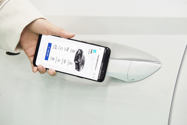 "هيونداي" تقدم مفتاح رقمي عبر تطبيق ذكي للهواتف المحمولة في سياراتها الحديثة