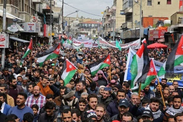 3 ألاف فلسطيني يشاركون مهرجان "الأرض والعودة" في صيدا