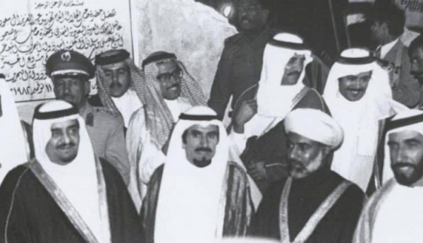 صورة تاريخية لقادة دول مجلس التعاون قبل 37 عاما