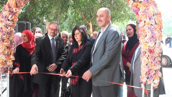 منتدى المنارة الثقافي ينظم البازار النسوي مهاراتي طوق نجاتي