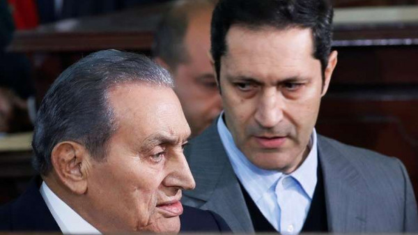 علاء مبارك يَحذف تغريدة أثارت جدلاً في مصر