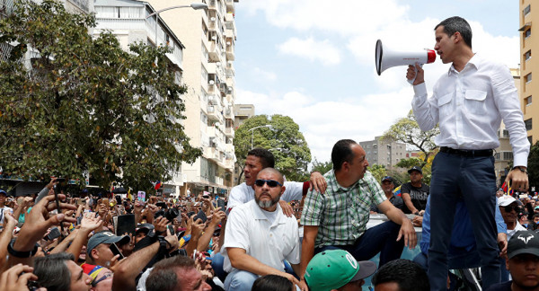 غوايدو يدعو لأكبر مسيرة في تاريخ فنزويلا