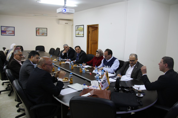 لجنة تحرير كتاب جرائم الفساد بالتشريع الفلسطيني تجتمع لمناقشة الكتاب
الجامعي