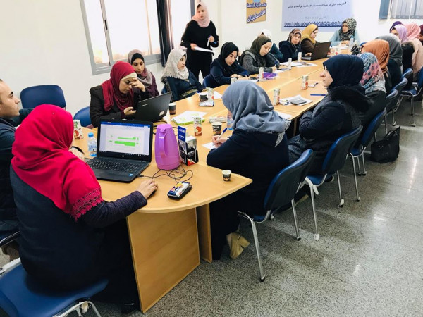 فلسطينيات تعقد لقاءً حواريًا للصحافيات حول الكتابة للجمهور الخارجي