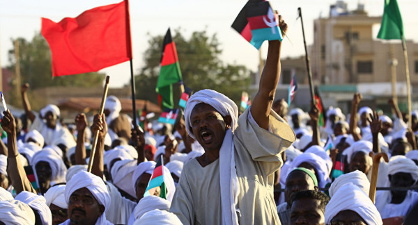 قادة المحتجين في السودان يعلقون الاتصالات مع المجلس العسكري الانتقالي