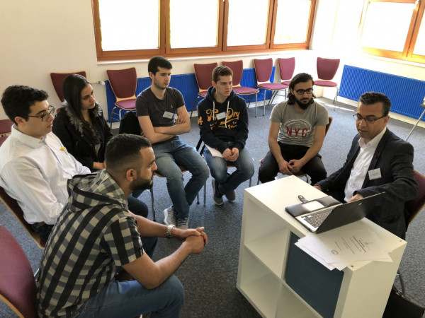 اللجنة الطلابية في تجمع الأطباء الفلسطينيين بألمانيا تختتم مخيمها الطلابي الثامن