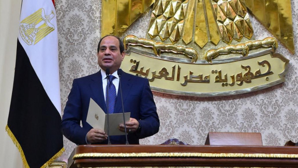 السيسي يفرض حالة الطوارئ في مصر لمدة ثلاثة أشهر