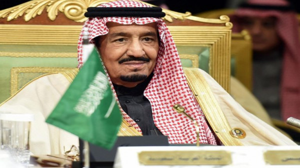 أمر ملكي سعودي بالتوقف عن توظيف الوافدين