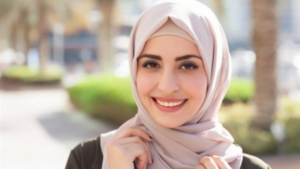 فيديو: زوجتي ترفض الحجاب.. فما واجبي نحوها؟