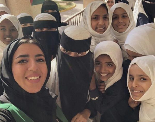 ‏" رندة الهذلي" أول فتاة سعودية تزور اليمن في رحلة اعمار
