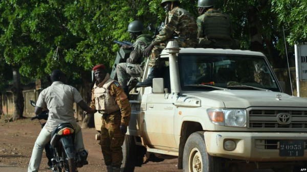 مقتل ستة أشخاص بينهم قس خارج كنيسة كاثوليكية في بوركينا فاسو