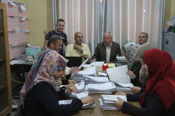 مديرية شمال غزة تواصل تدقيق بيانات طلبات المرشحين للمقابلة للوظائف التدريسية