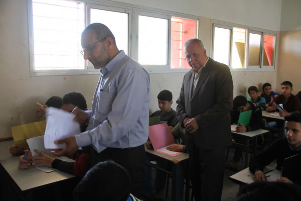مدير تعليم شمال غزة يتفقد سير امتحانات نهاية العام الدراسي