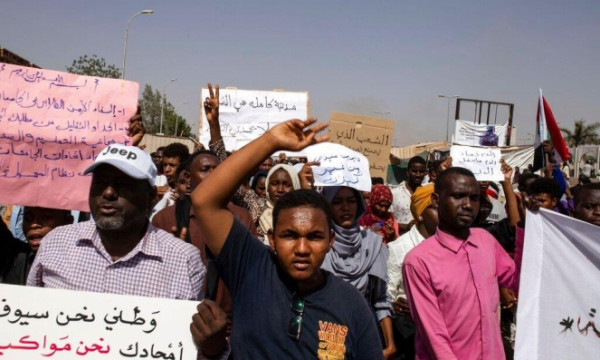 الحرية والتغيير في السودان تطالب المجلس العسكري بحماية المعتصمين