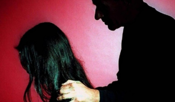 الإمارات: خياط يغتصب طفلة في بقالة